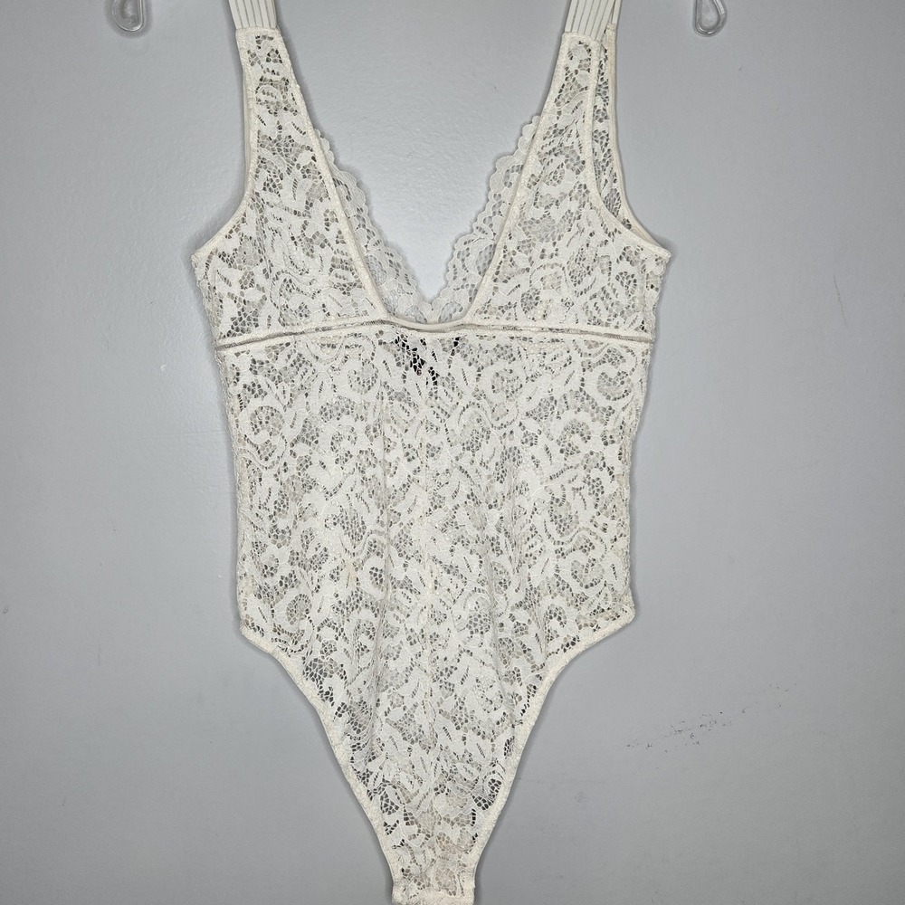 Victoria's Secret Off White Lace Bodysuit M Floral Sheer Teddy Snap Bridal - Picture 7 of 9